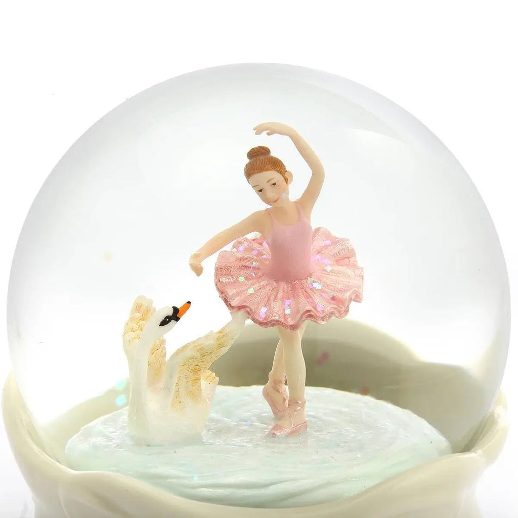 Swan Lake – Musical Snow Globe