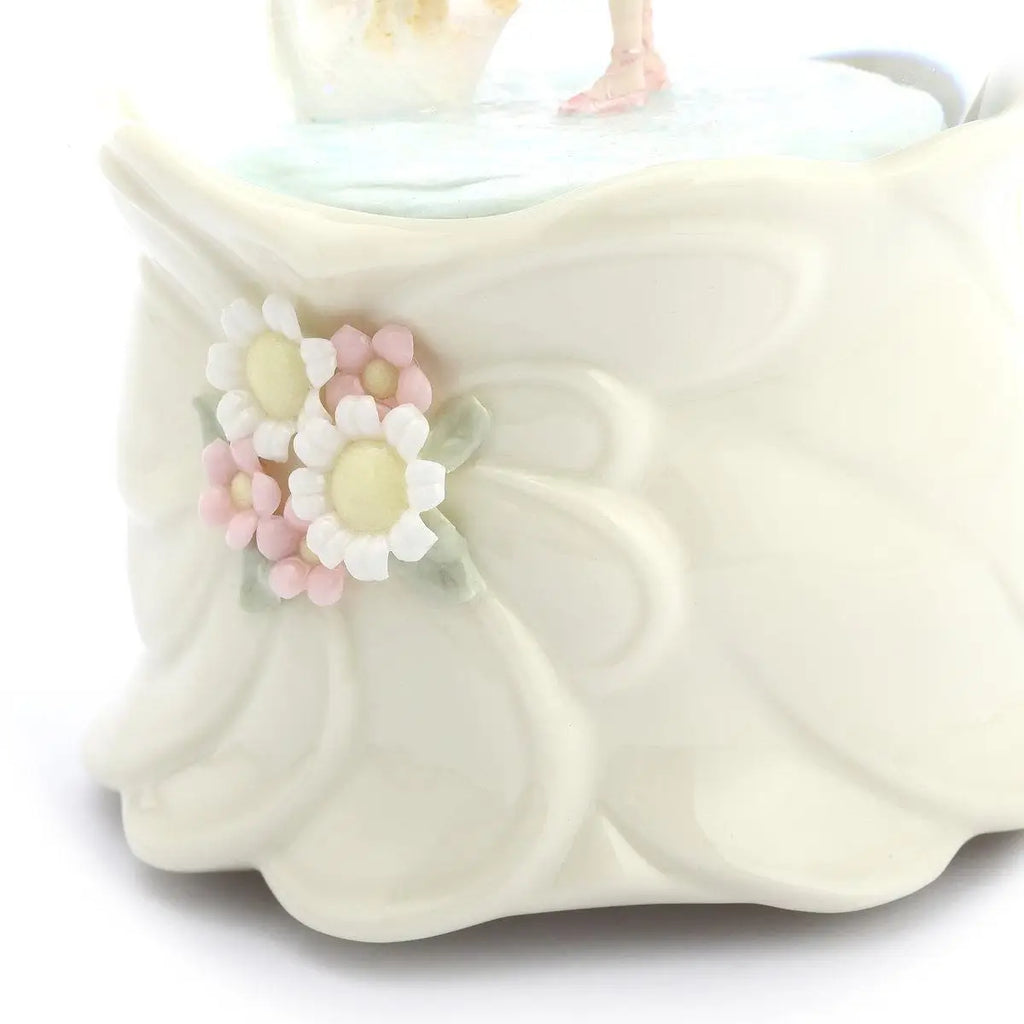 Swan Lake – Musical Snow Globe