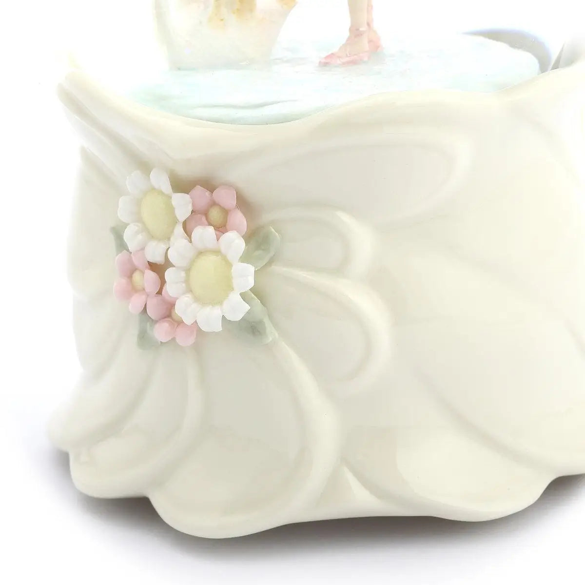 Swan Lake – Musical Snow Globe